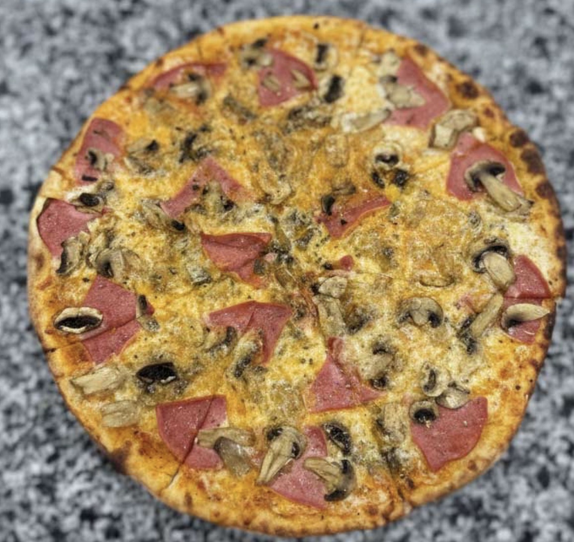 Hindi Fümeli Pizza