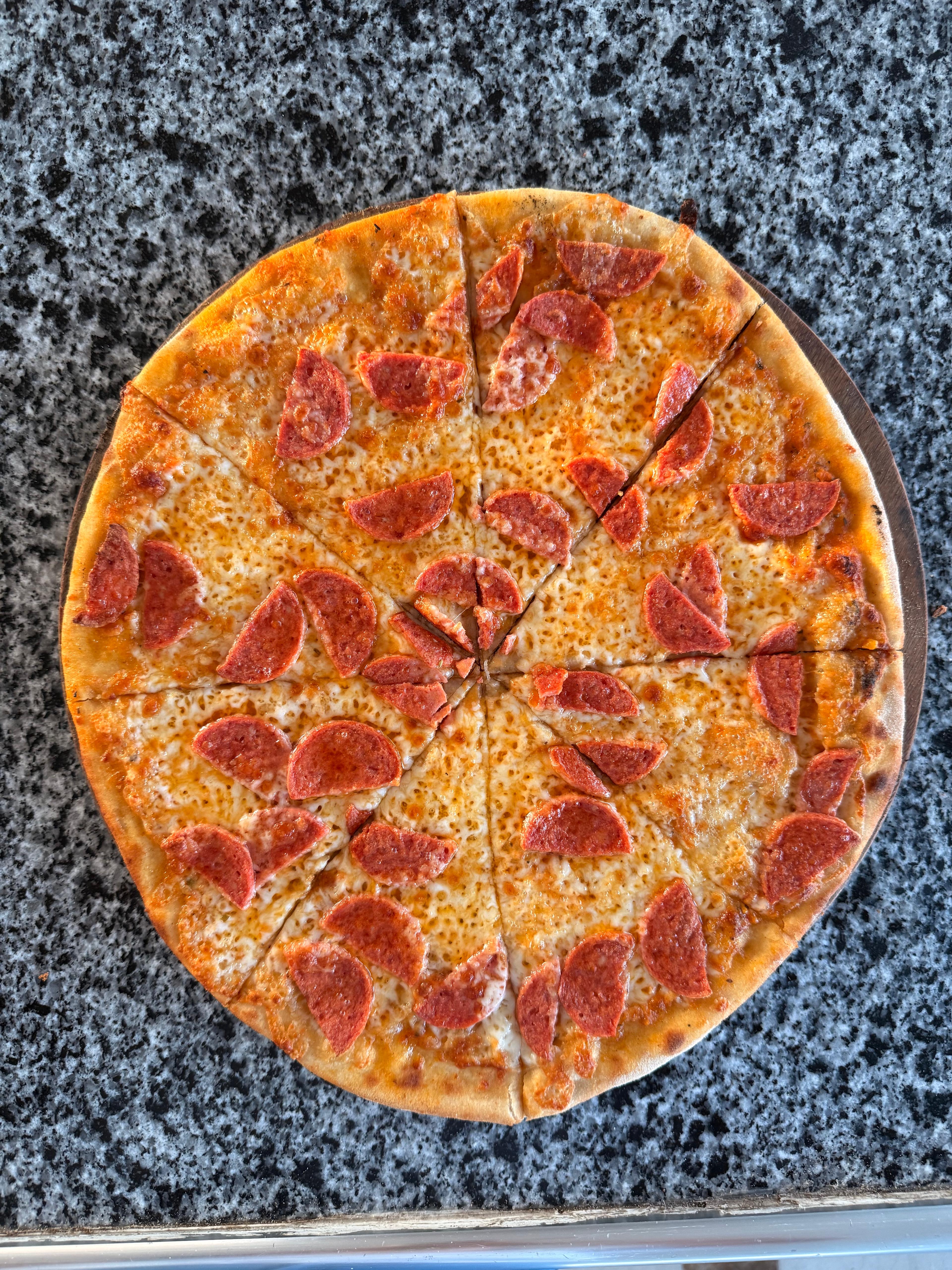 Sucuklu Pizza